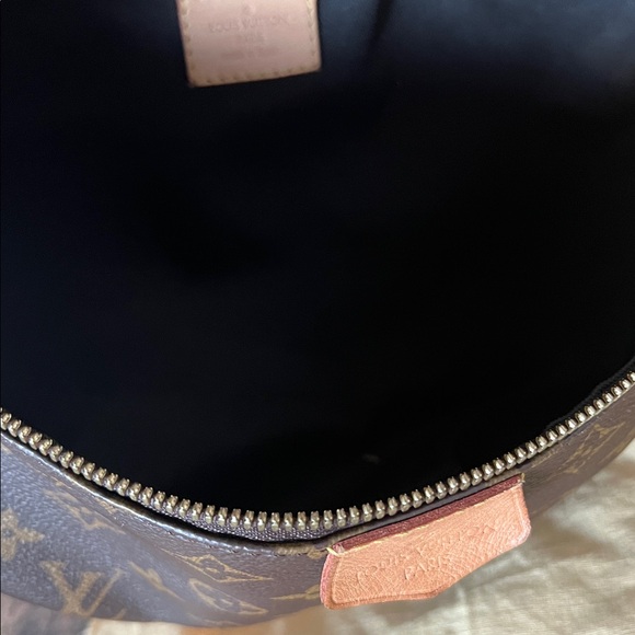Louis Vuitton Bum Bag - Picture 13 of 14